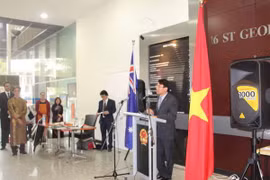 Le Consul général vietnamien, M. Le Viet Duyen prend la parole à la cérémonie d'ouverture. Source: VNA