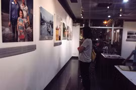 Quelques photos de l’exposition “20 années de présence de l’AFD au Vietnam” qui attire de nombreux visiteurs.