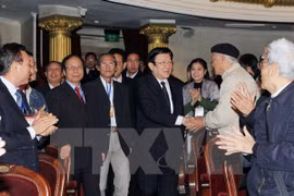 Le président Truong Tan Sang participe à l'inauguration du 8e Congrès de l’Association des artistes de la scène du Vietnam. (Photo : VNA)