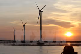 Des turbines éoliennes de la centrale éolienne de Bac Lieu. Photo: VNA