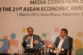 Le ministre malaisien du Commerce international et de l'Industrie, Mustapa Mohamed, lors de la conférence presse tenue aussitôt après l'AEM Retreat 21. Photo: VNA