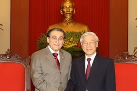 Le secrétaire général PCV Nguyên Phu Trong reçoit le président du Parti communiste du Brésil, Renato Rabelo. (Photo: AVI)