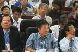 Le professeur Ngo Bao Chau à la conférence (Source: dantri)