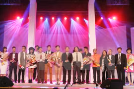 La cérémonie de remise des prix «Contributions à la musique » de 2015 a eu lieu lundi soir à l’Opéra de Ho Chi Minh-Ville. (Source : VNA)