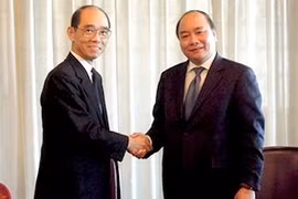 le vice-Premier ministre Nguyen Xuan Phuc rencontre le président de la Cour suprême du Japon, Takesaki Hironobu. (Source: PX Tokyo)