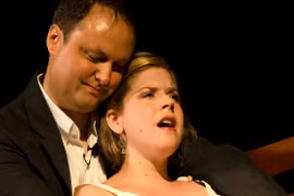 Brian Readlinger et Vanessa Tantillo dans lpièce intitulée "The last five years". (Source: Internet).