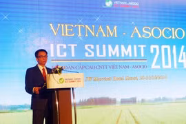 Le vice-Premier ministre Vu Duc Dam participe au Sommet des Technologies de l'information et de la communication ASOCIO. 