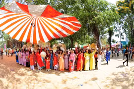 Ouverture de la fête de l'ao dai à Ho Chi Minh-Ville 