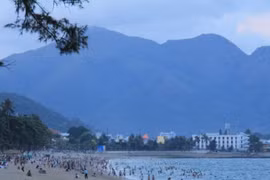 Plage de Nha Trang (province de Khanh Hoa, Centre). (Source : VNA)