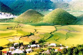 Une vue générale de la «Montagne doublée de la Fée» à Hà Giang. Photo : Internet