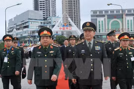 Le général Phung Quang Thanh reçoit son homologue Chang Wanquan à Lao Cai. 
