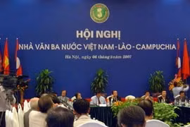 La 4e conférence des écrivains Vietnam-Laos-Cambodge. (Source: vannghequandoi.vn)