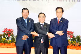 Les dirigeants du Cambodge, du Laos et du Vietnam. Source: VNA