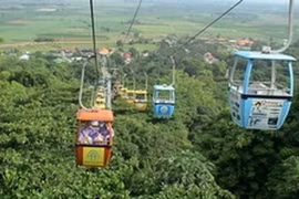 La nouvelle ligne de téléphérique sur le mont Ba Den (Source: catour.com.vn)