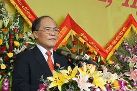 Le président de l'AN Nguyen Sinh Hung à la cérémonie de commémoration du 180e anniversaire de la fondation de Ha Tinh