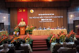 Vue générale du VIIe Congrès national de l’Association vietnamienne des lettres et des arts folkloriques, le 27 mai à Hanoi.