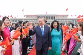 Le secrétaire général du Parti communiste du Vietnam (PCV) et président vietnamien, Tô Lâm, et son épouse, quittent Pékin, terminant avec succès leur visite d'État en Chine, de trois jours, depuis le 18 août. Photo: VNA 
