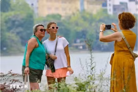 Le Vietnam accueille plus de 8,8 millions de touristes étrangers
