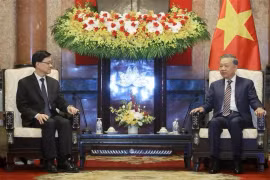 Le chef de l'exécutif de Hong Kong (Chine) au Vietnam