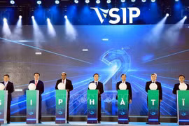 Le vice-Premier ministre Trân Hông Ha assiste à la cérémonie de mise en chantier du parc industriel Vietnam-Singapour (VSIP) dans le district de Thach Ha, province de Ha Tinh. Photo. VNA