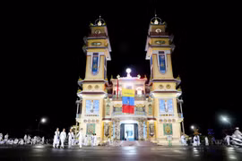 À la découverte de l’architecture unique du Saint-Siège du caodaïsme à Tây Ninh
