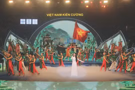 Le programme “Le Vietnam est résilient” organisé le 17 septembre pour collecter des fonds en faveur des habitants sinistrés. Photos : CTV/CVN
