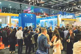 Stand de Saigontourist et Vietnam Airlines au Salon mondial du voyage de Londres 2024. Photo : Saigontourist