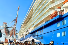 Des touristes internationaux du "Celebrity Solstice". Photo: SG