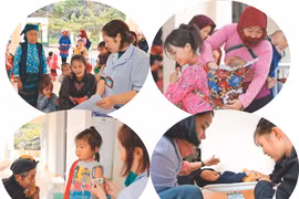 Consultations médicales régulières en faveur des enfants dans le dispensaire de la commune de Giàng Chu Phin, à Hà Giang (Nord). Photo : VNA