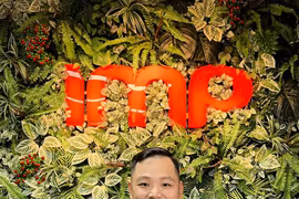 Vo Minh Quân et ses livres. Photo: TT