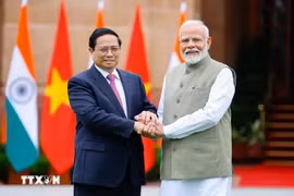 Le Premier ministre Pham Minh Chinh et le Premier ministre Narendra Modi, à New Delhi, le 1er août 2024. Photo : VNA