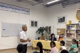 Trân Anh Tuân, directeur du Centre de langue vietnamienne de Budapest. Photo : VNA