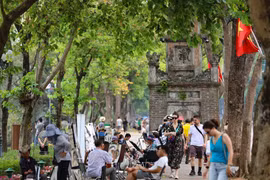 Espace autour du lac Hoàn Kiêm (lac de l'Épée restituée). Photo : VNA