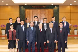 Le secrétaire général Nguyên Phu Trong reçoit les ambassadeurs de l’ASEAN