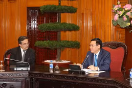 Le vice-PM Vuong Dinh Hue reçoit des entreprises françaises