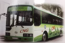 Hanoi lance des bus alimentés au gaz naturel comprimé