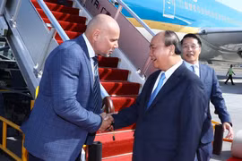 Sommet de l’APEC : Nguyen Xuan Phuc arrive en Papouasie-Nouvelle-Guinée 