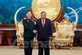 Renforcement des relations Vietnam-Laos dans la défense