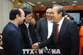 Deux vice-Premiers ministres rencontrent des médecins à Hanoi