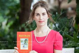 Daria Mishukova, Russe et vietnamophile