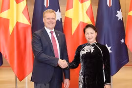 Entretien entre Nguyên Thi Kim Ngân et Tony Smith à Hanoi