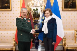 Vietnam et France discutent du renforcement de leur coopération dans la défense