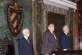 Cuba décerne le titre docteur honoris causa en science politique au leader du PCV