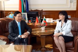 Poursuite des activités du vice-PM et ministre des AE Pham Binh Minh en Bulgarie