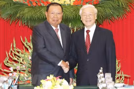 Le leader du Laos effectue une visite de cinq jours au Vietnam