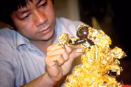 À Kiêu Ky, le village des feuilles d’or et d’argent