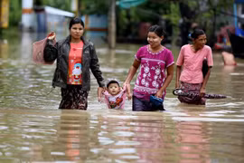 Les inondations font 5 morts et 54.000 déplacés au Myanmar