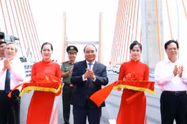 Le chef du gouvernement inaugure l’autoroute Ha Long–Hai Phong
