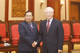 Le leader du PCV reçoit le vice-président de l’AN du Laos Sengnouan Xayalath
