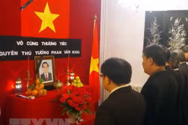 Hommage à l'ancien Premier ministre Phan Van Khai à l'étranger